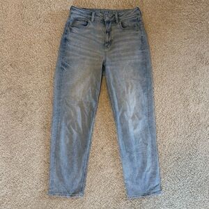 American Eagle Outfitters Light Wash Boyfriend Jeans